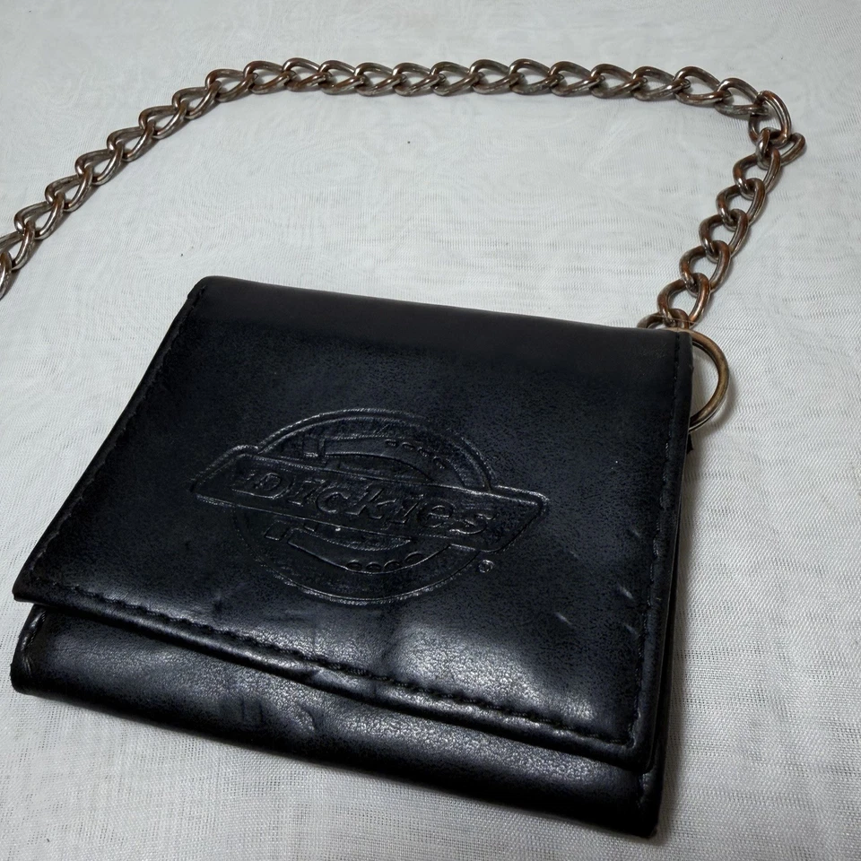 Cartera Dickies para hombre de cuero con cadena triple capacidad clásica negra Foto 2 de 4