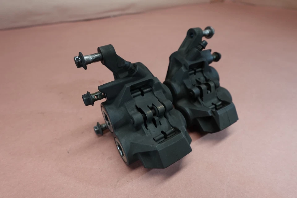 Pinza de freno delantera derecha izquierda Yamaha FZ6-S FZ6S FZ6 FZ600 2004-2009 Foto 3 de 4