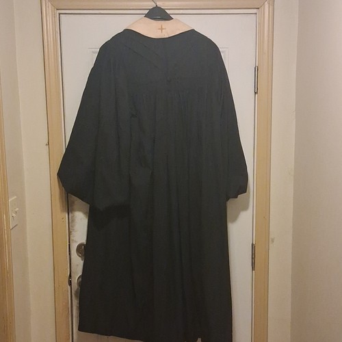 Collegiate Apparel. Robe And Stole. Stole is 100% Silk. Includes Garment Bag.