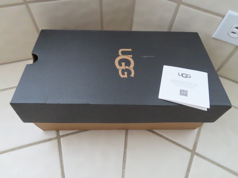 UGG Men's Size 10 Slippers Empty Shoe Storage Box
