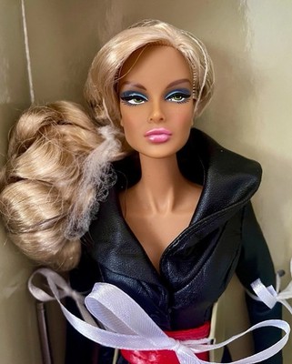 Integrity Toys Fashion Royalty Irresistible Dania Zarr Doll NRFB COA Shipper