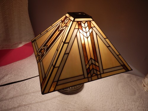 Stained Glass Tiffany Style 15" Lamp Shade - Picture 2 of 11