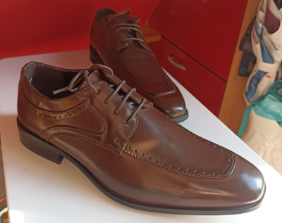 NEU!  Kenneth Cole Unlisted Herrenschuhe Gr. 9 (EU 42)