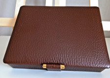 Boîte en cuir marron Le Tanneur Année: 1960