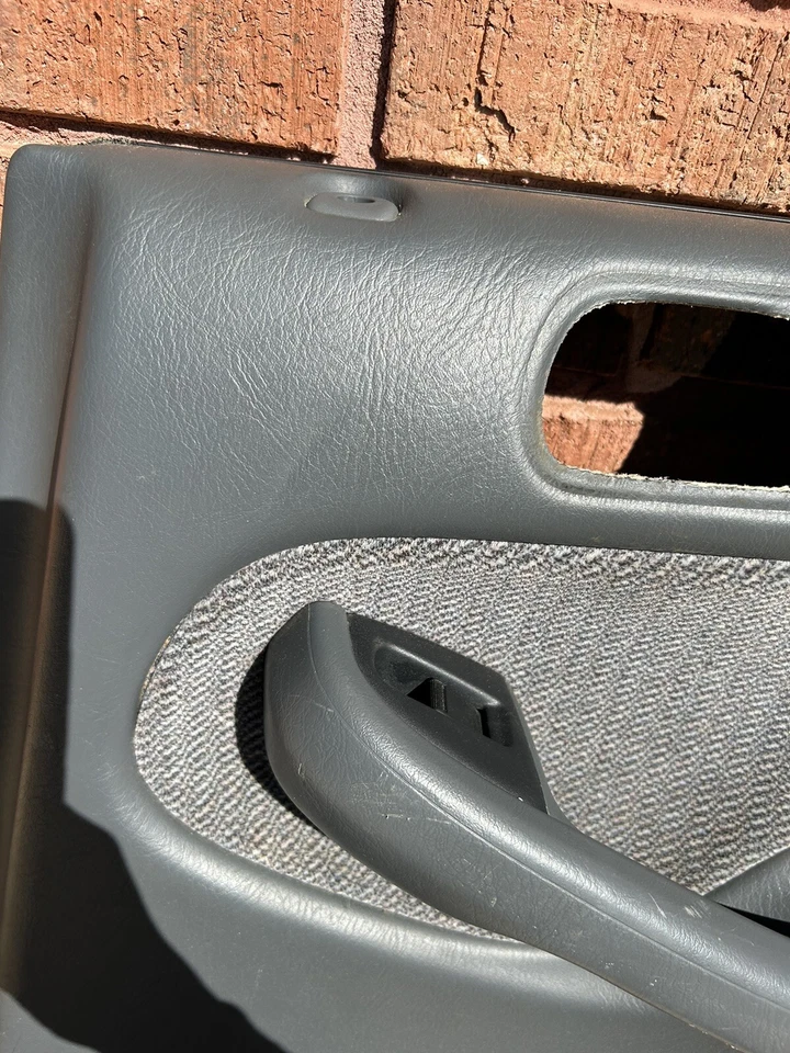 Panel de moldura interior de puerta para pasajero trasero Honda Civic 1996-1998 (9871) 119D Foto 3 de 4