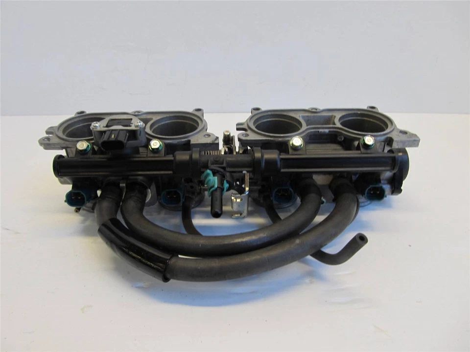 HONDA CB1000R CB 1000 R 2011 11 THROTTLE BODY BODIES INJECTORS INJECTOR Foto 2 de 4