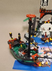 LEGO Pirates: Skull Island 6279 Cross Bone Clipper 6250 Pirate Treasure 1788