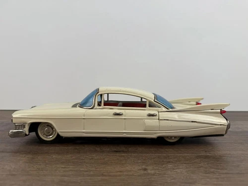 Vintage 1959 Cadillac Tin Litho Bandai Car: Collectible Japan Automobile