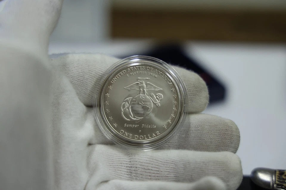 2005 Marine Corps Commemorative UNC Silver Dollar US Mint With Box & COA OGP - Image 3 of 4