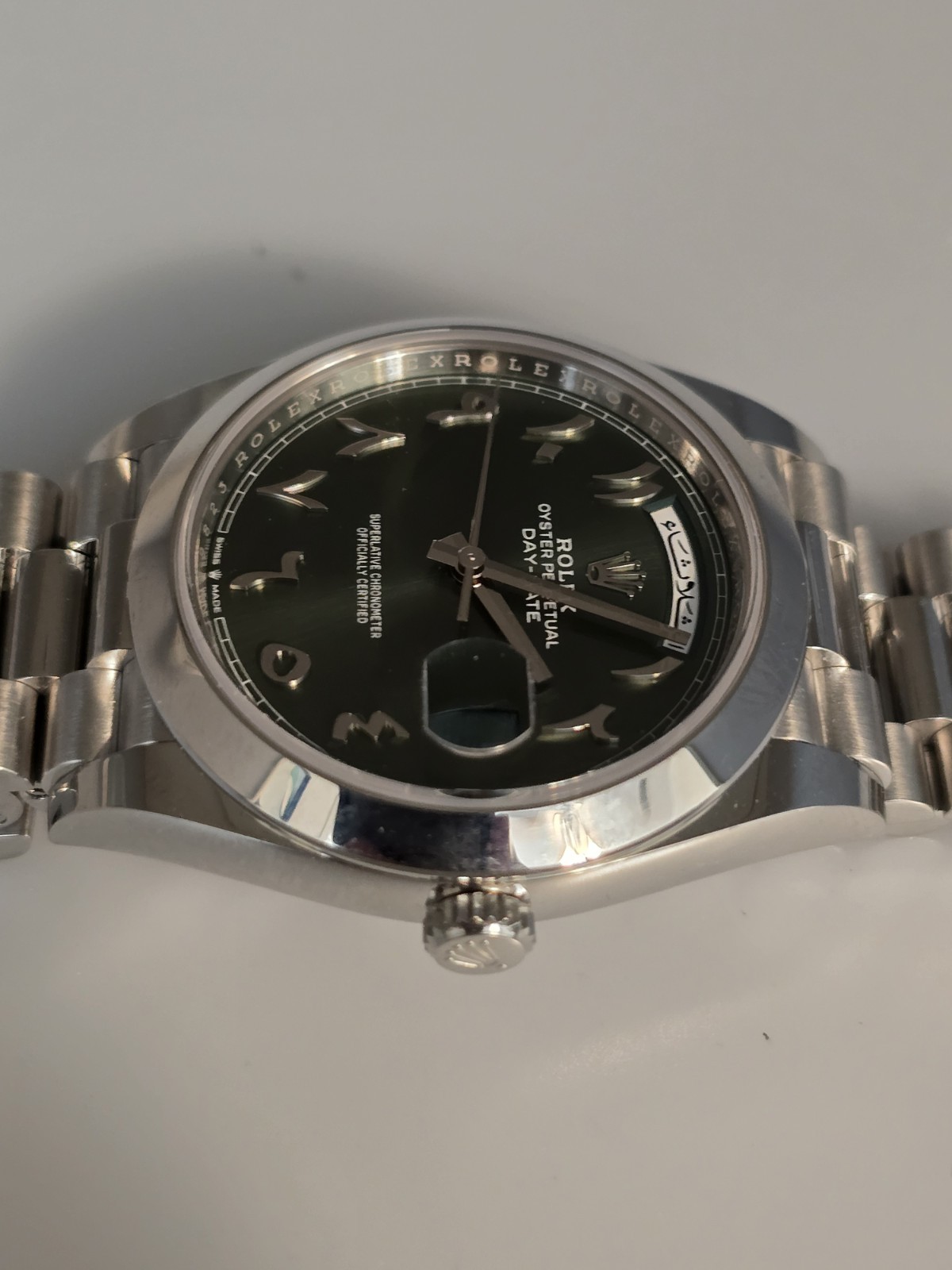 Rolex President 228206 Olive Arabic Platinum Day-Date 40MM 2021. Stunning. B/P. image 6