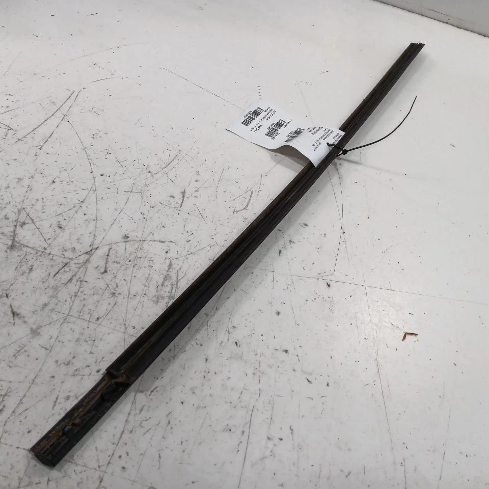 Hyundai Accent Door Glass Window Weather Strip Trim Front Left Driver  2012 2013 - Image 2 of 4