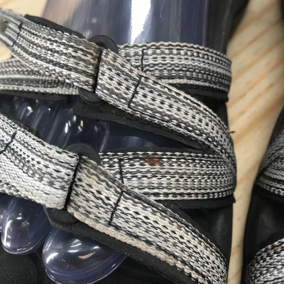 Sandalias Teva para mujer 9 tiras grises negras ajustables al aire libre punta abierta deportes Foto 4 de 4