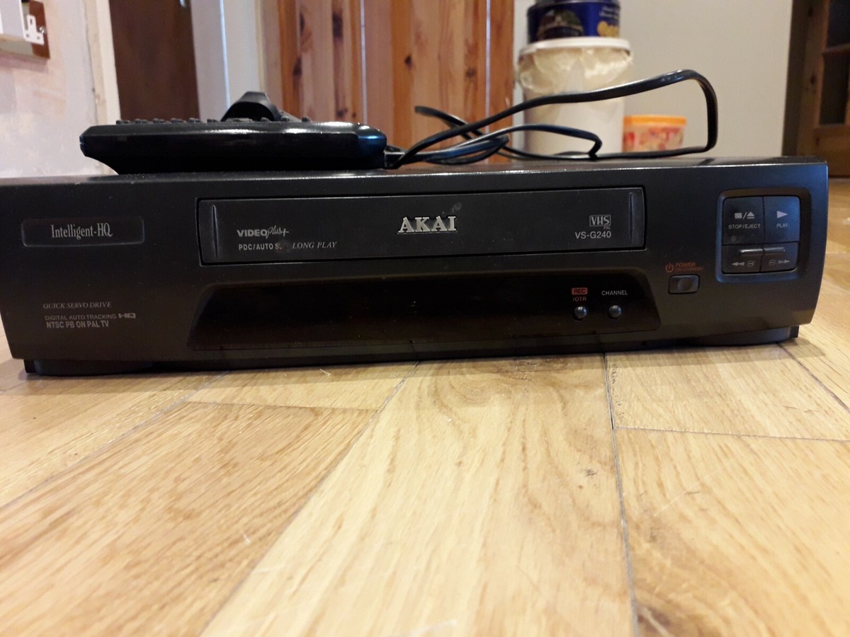 AKAI VS-G240 VCR VHS PAL Video Cassette Player/Recorder & Remote