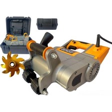 Tracciatrice scanalatrice per tracce a muro a corrente dalla potenza 1100W.