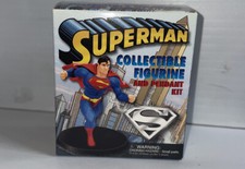 Superman : Collectible Figurine and Pendant Kit NEW 3A15