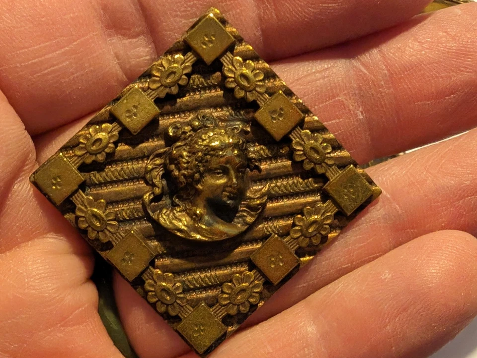 Vintage 3D Face on Square Picture Button Story Metal Brass Gold Tone - Image 2 of 4