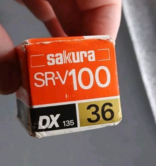 SAKURA Color SR-V 100 film 135mm 36 Exposures Sealed Exp April