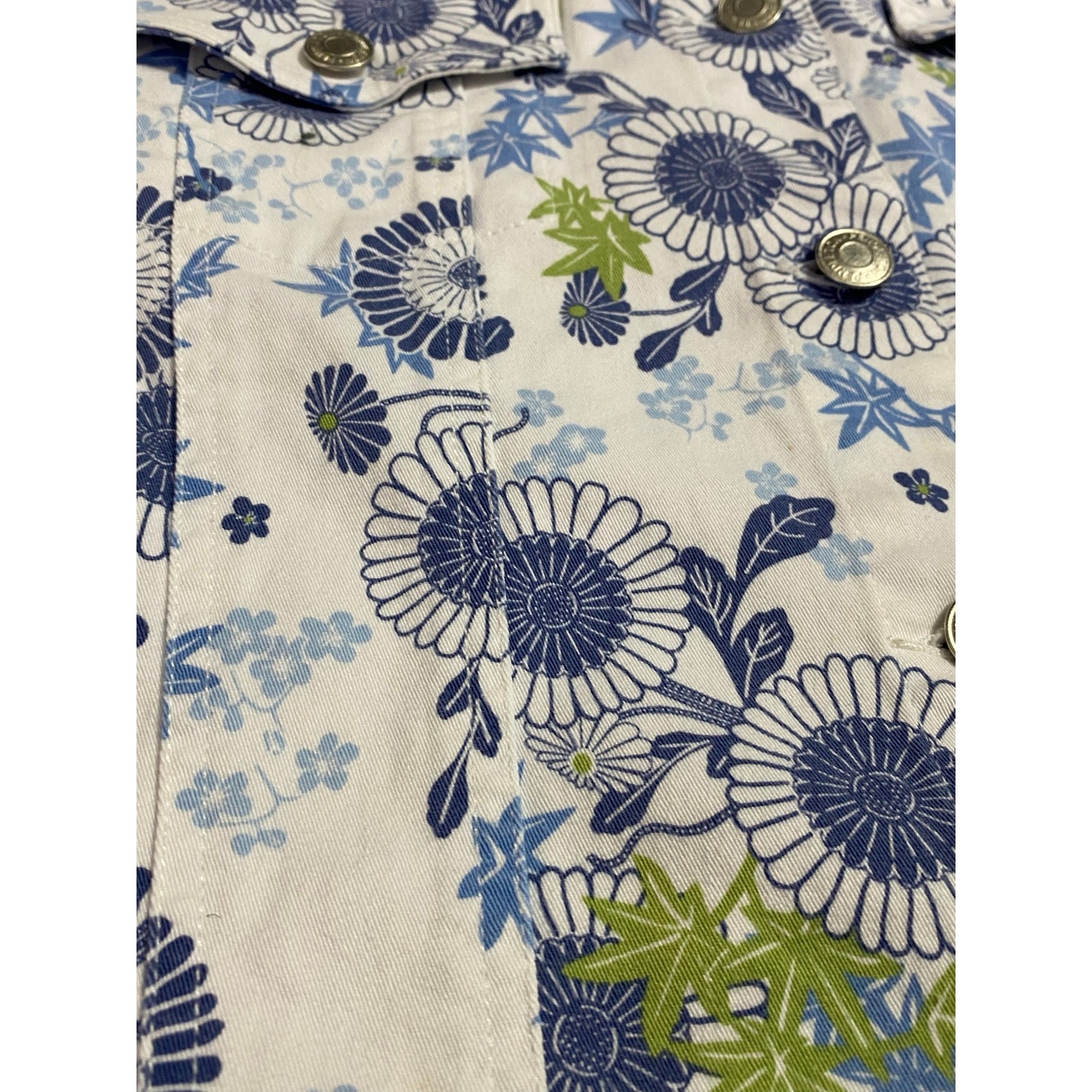 Pendleton Women’s White Floral Pattern Button‑Up … - image 4