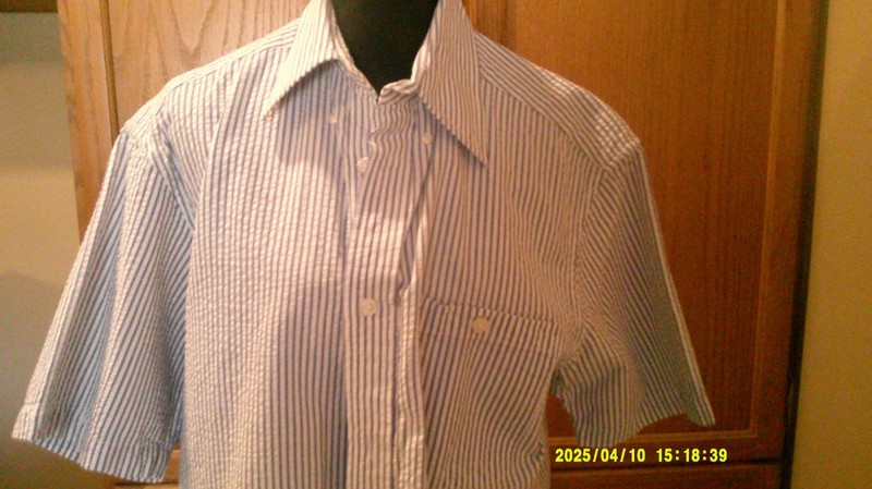 ORVIS SEERSUCKER MEN'S SHORT SLEEVED SHIRT~MEDIUM~BLUE/STRIPE