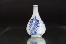 lovely antique blue chinese porcelain vase Kangxi 1662-1722 