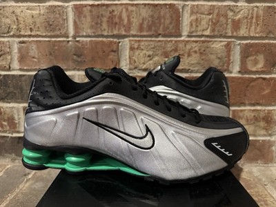 New 13 Nike Shox R4 Metallic Silver Green Shock Black Run HQ1988