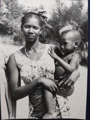 Senegal 1981 Mutter und Baby Foto Bob Van Laere Afrika Portrait