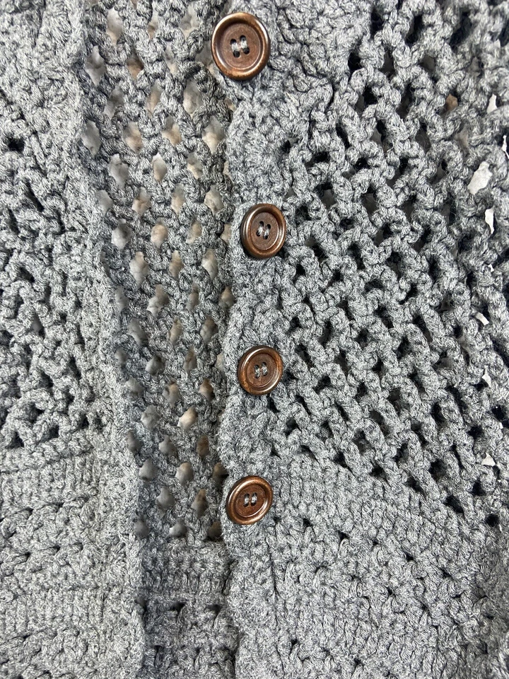 Love By Design gray  crochet sleeveless cardigan button close women's size M - Image 4 of 4