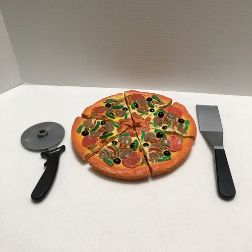 Vintage PIZZA Hut PLAY FOOD 6 piece Pizza Pie with Cutter & Server MTC