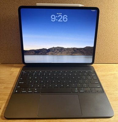Apple iPad Pro 13-inch M4 A2925 256GB with Magic Keyboard + Pencil
