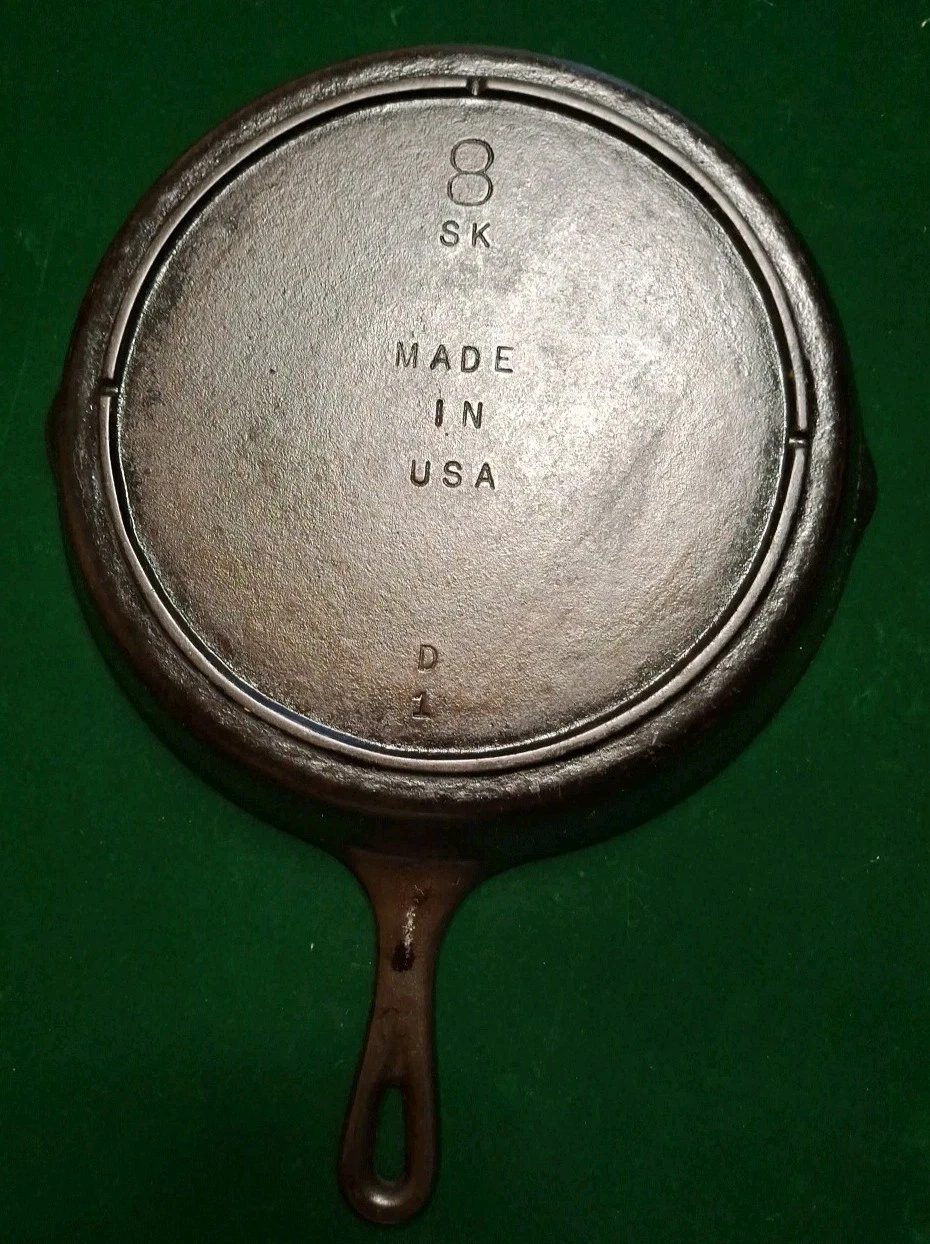VTG LODGE 8 SK D1 THREE-NOTCH HEAT RING 1# 8 CAST IRON SKILLET USA