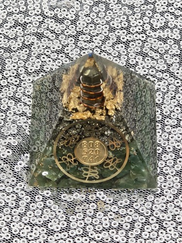 Pyrite & Green Jade Pyramid For Retrieve Money Fortune Wealth Success Zibu Code - Picture 9 of 13