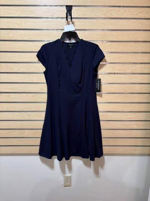 Isaac Mizrahi navy fit and flare scalloped Vneck dress Size S