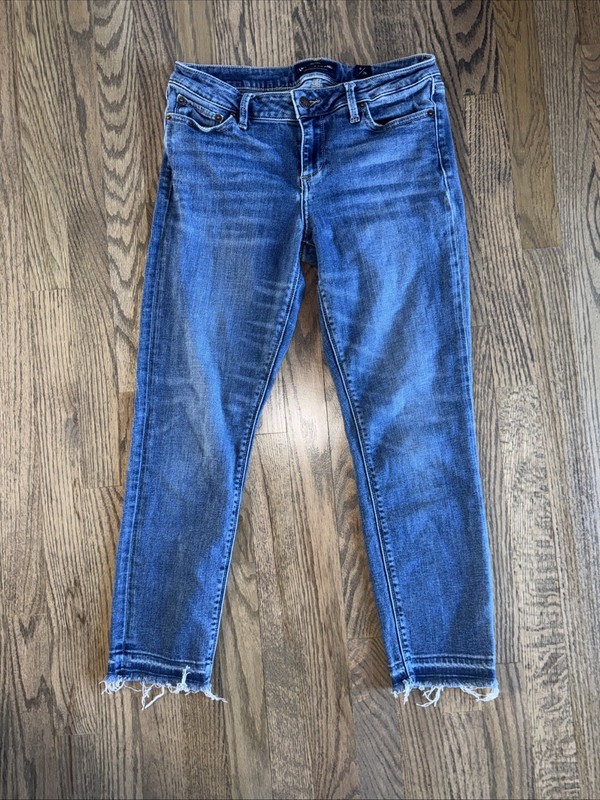 Lucky Brand Lolita Crop Jeans Women's Size 2/26 Blue Denim Frayed Hem Pants