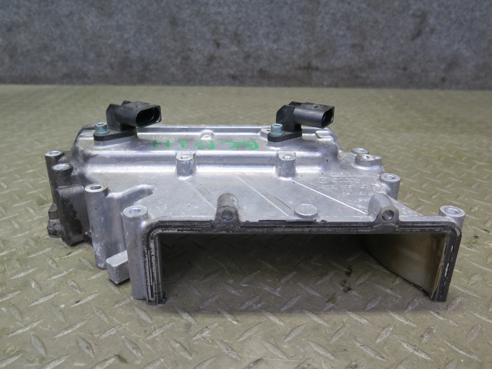 2006-2012 BENTLEY FLYING SPUR 6.0L ENGINE LEFT TIMING CHAIN COVER