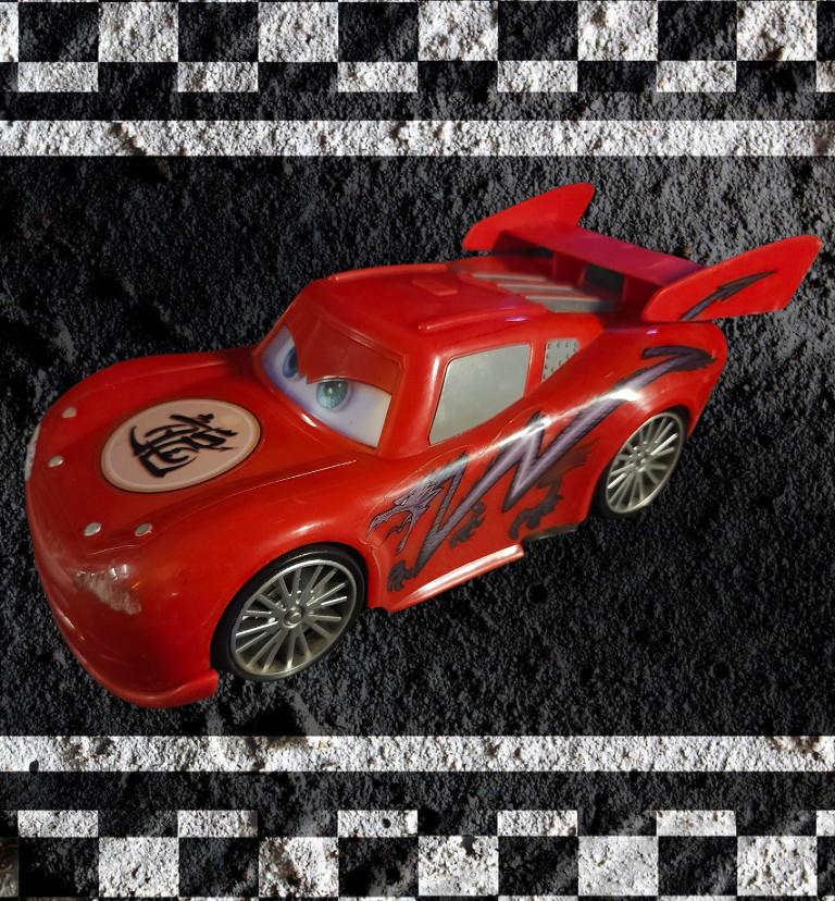 Disney Pixar Cars Tokyo Mater Dragon Lightning McQueen Lights Sounds Mattel T362