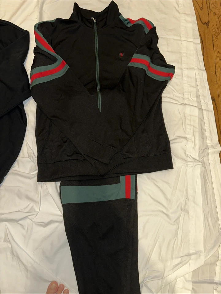 Lote de 2 juegos de ropa deportiva a juego Sketchers, Southpole para hombre talla XL Foto 2 de 4