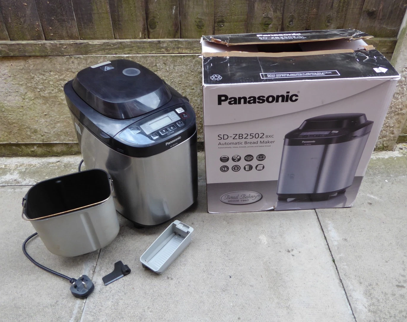Panasonic SD-ZB2502 Bread Maker Stainless Steel Working DENT ON SIDE ***NOTES***
Opens in a new wind