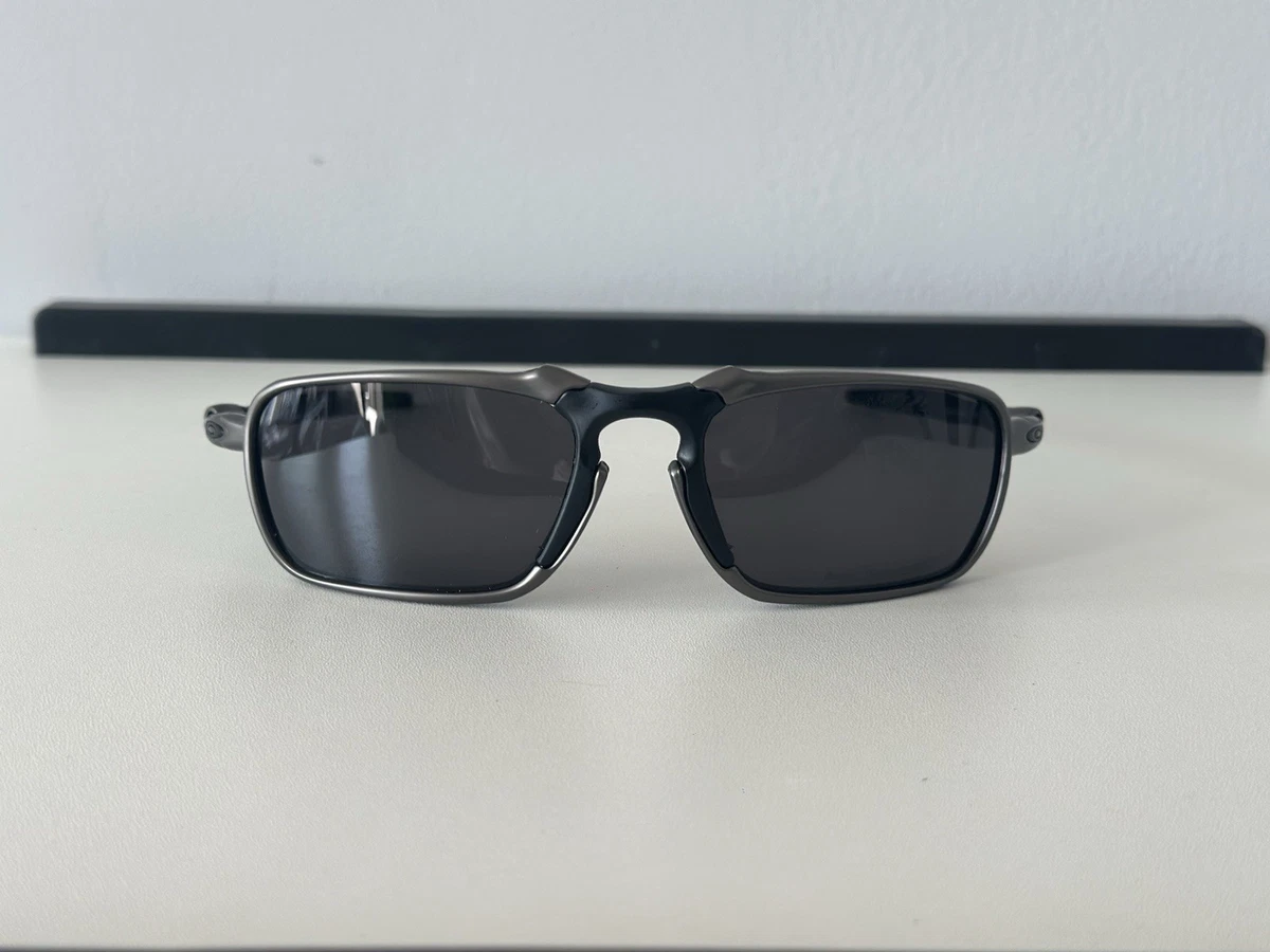 Preços baixos em Óculos de sol Oakley Badman para Homens | eBay