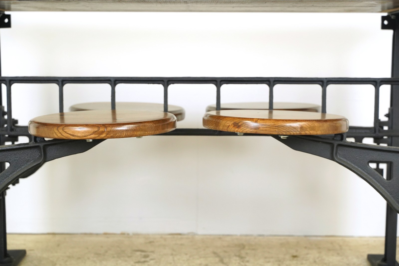 Provincial Industrial Flooring Top 4 Seat Swing Table