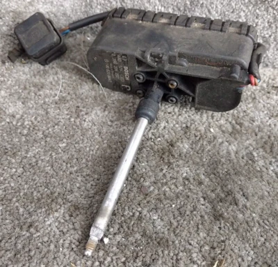 Mercedes W140 S Class OS Headlamp Wiper Motor 1408208442 Right Bosch 0390206202 - Image 1 of 4