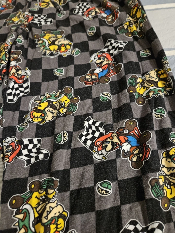 Pantalones de salón de pijama AOP a cuadros negros grises Nintendo Mario Kart talla pequeña Foto 2 de 4