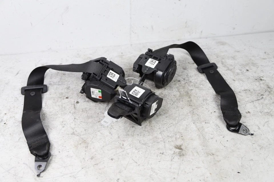Juego de retractores de cinturón de seguridad trasero izquierdo centro derecho BMW 530i 540i M550i G30 2017-2020 Foto 2 de 4