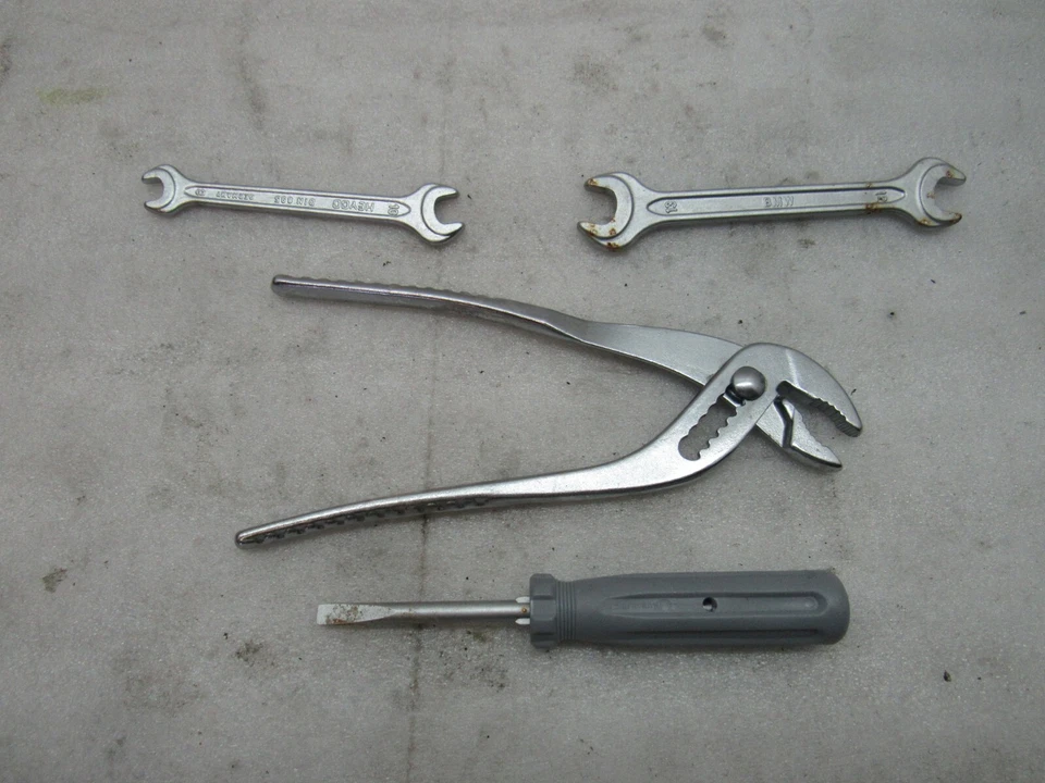 BMW 325i 328i 528 528i 530i 1999 00 01 02 03 04 2005 kit de herramientas de neumático de repuesto #E-11K Foto 3 de 3