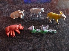 Plastikowe zwierzęta z gospodarstwa - owca, świnia z prosiątami, kurczaki, krowa,