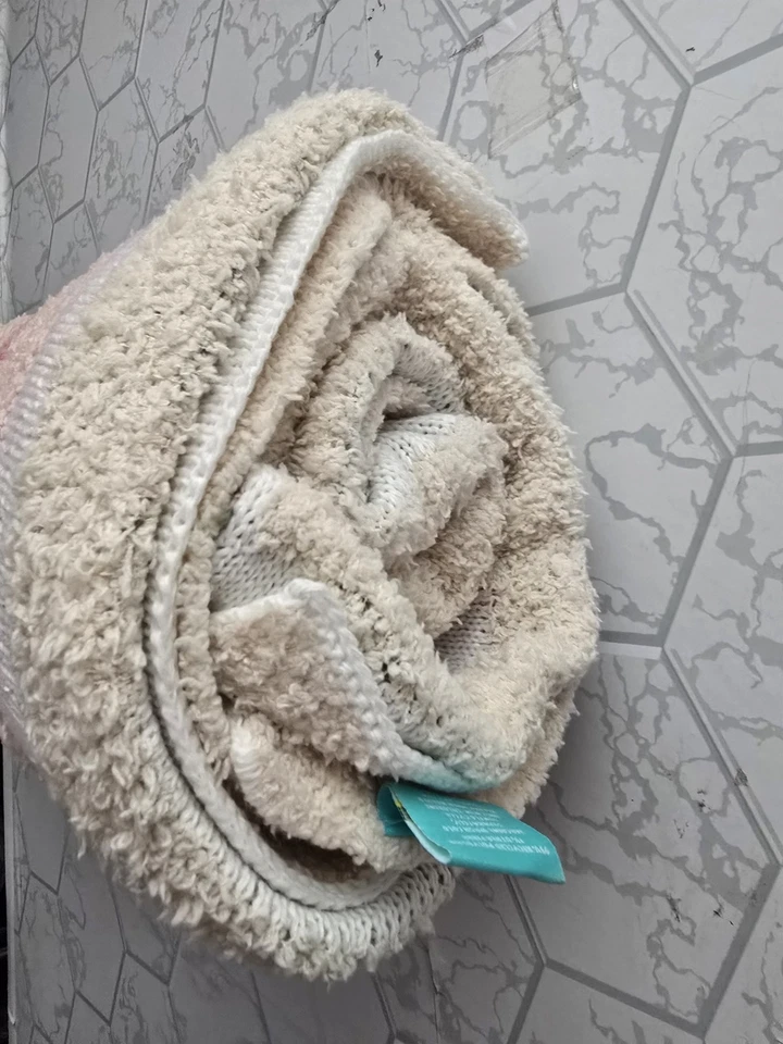 Manta de punto a rayas para niños de 48"x58" Pillowfort, nueva Foto 3 de 4