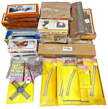 MASSIVE HO SCALE TRAIN LOT TYCO BACHMANN   69 TRACKS  CARS  ACCESSORIES