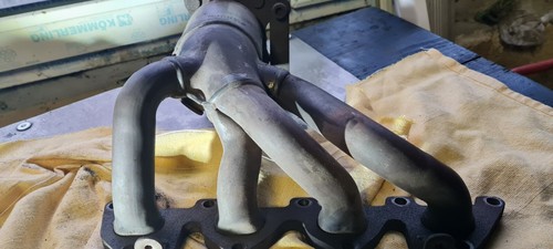 VW Golf 4 IV Bora Seat Leon 1M 1,4L 16V 552645404 Abgaskrümmer mit Vorkat