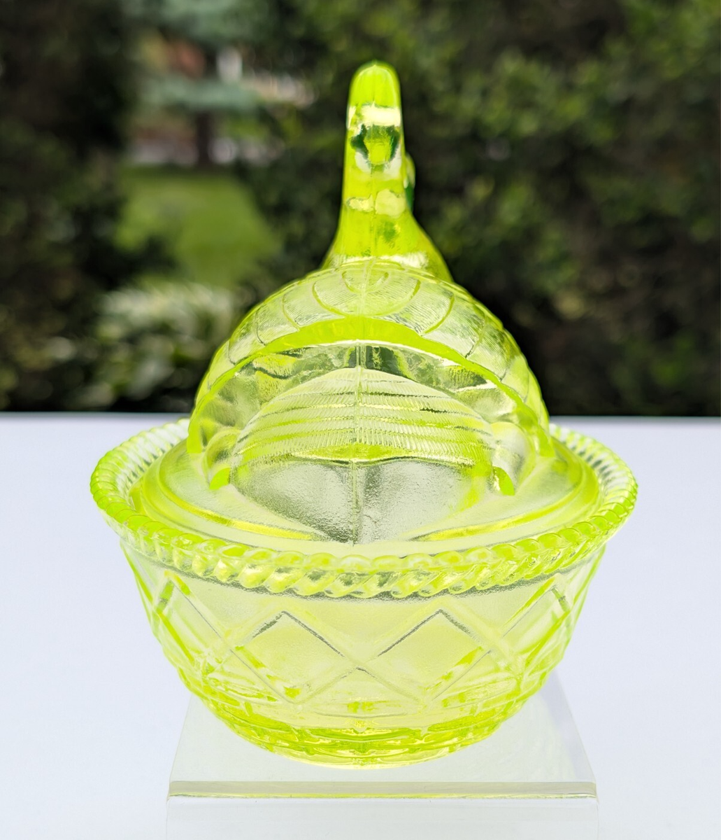 Vintage Westmoreland Vaseline Uranium Glass Swan on Nest Covered