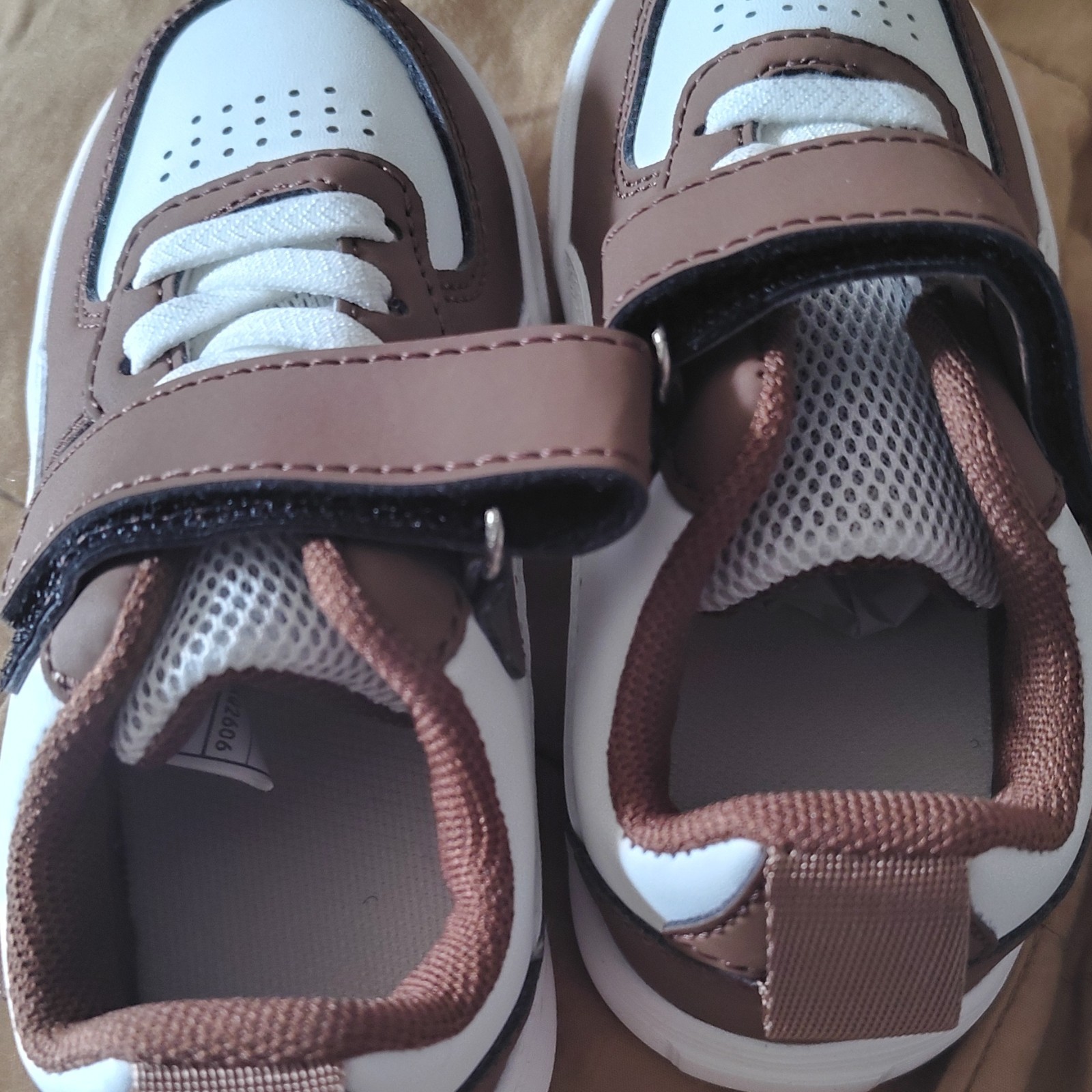 Hook & Loop Synthetic Low Top Lightweight
