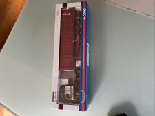 Corgi Volvo FH Globetrotter skeletal trailer & container, CC12430 1:50 scale.